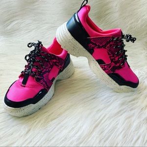 PRICE DROP NIB Blk/Pnk Sneakers